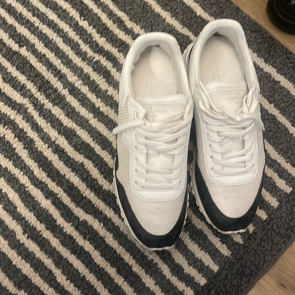 Louis Vuitton sneakers 8.5 Used